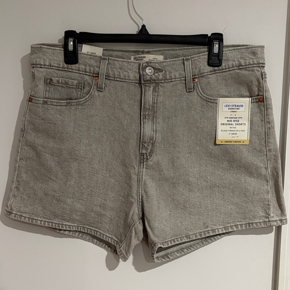 NWT - Levi's Mid Rise Women's Light Gray Jean Shorts